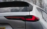 08 Mazda CX60 RT 2023 feu arrière et spoiler de toit