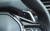 14 Peugeot 3008 2021 RT paddle shifters