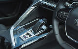 17 Peugeot 3008 2021 RT centre console