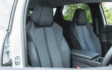 20 Peugeot 3008 2021 RT front seats