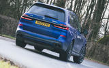 22 BMW X7 M60i RT 2023 rear cornering 1
