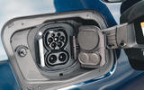 24 BMW I7 RT 2023 charge port