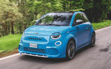 abarth 500e compte-rendu 2023 01 tracking front