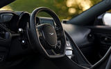 aston martin dbs 770 avis 2023 08 volant