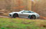 2-porsche-911-targa-4-GTS-side-pan