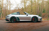 18-porsche-911-targa-4-GTS-static-side