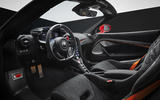 Интерьер McLaren 750S с тройной короной
