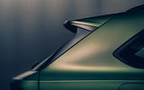 Bentley Bentayga facelift - rear fin 