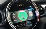 11 Mini Cooper S 2021 UK FD infotainment