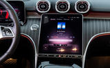 12 Mercedes Benz C Class 2021 FD infotainment