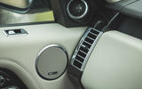 12 LUC Bentley Bentayga Range Rover 2021 0068