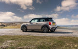 19 Mini Cooper S 2021 UK FD static rear