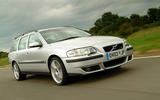Volvo V70 - hero front