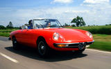 Alfa Romeo Spider Duetto front quarter tracking