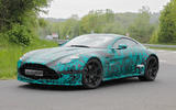 Aston Martin Vantage 2024 камуфляж передняя часть0