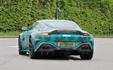 Aston Martin Vantage 2024 камуфляж задняя часть2