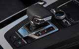 Audi Q5 55 TFSIe quattro gearstick