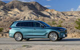 bmw x7 xdrive40i 02 side panning