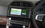 Jaguar XE 25d AWD infotainment-system