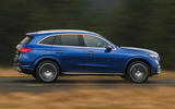 mercedes glc 300e 2023 02 side panning