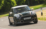 Отслеживание переднего квартала Mini Cooper S 2022 г.