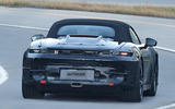 Porsche Boxster EV шпионит сзади 2