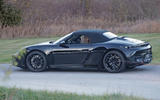 Porsche Boxster EV шпионит за второй стороной