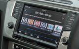 Volkswagen Passat Alltrack 2.0 TDI 4Motion infotainment screen