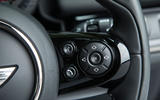 Mini Countryman S E All4 steering wheel controls