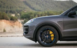 porsche cayenne turbo e hybrid 004 avant détail