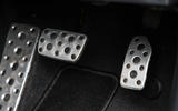 Subaru XV 2.0i Lineartronic SE Premium pedals