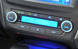 Toyota Avensis climate controls