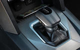 Volkswagen Amarok gear lever