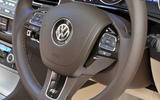 Volkswagen Touareg steering wheel controls