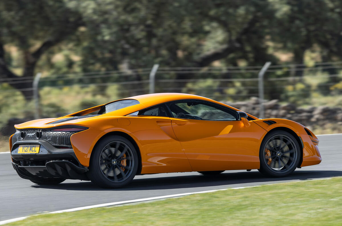 005 mclaren artura virage arrière 2022