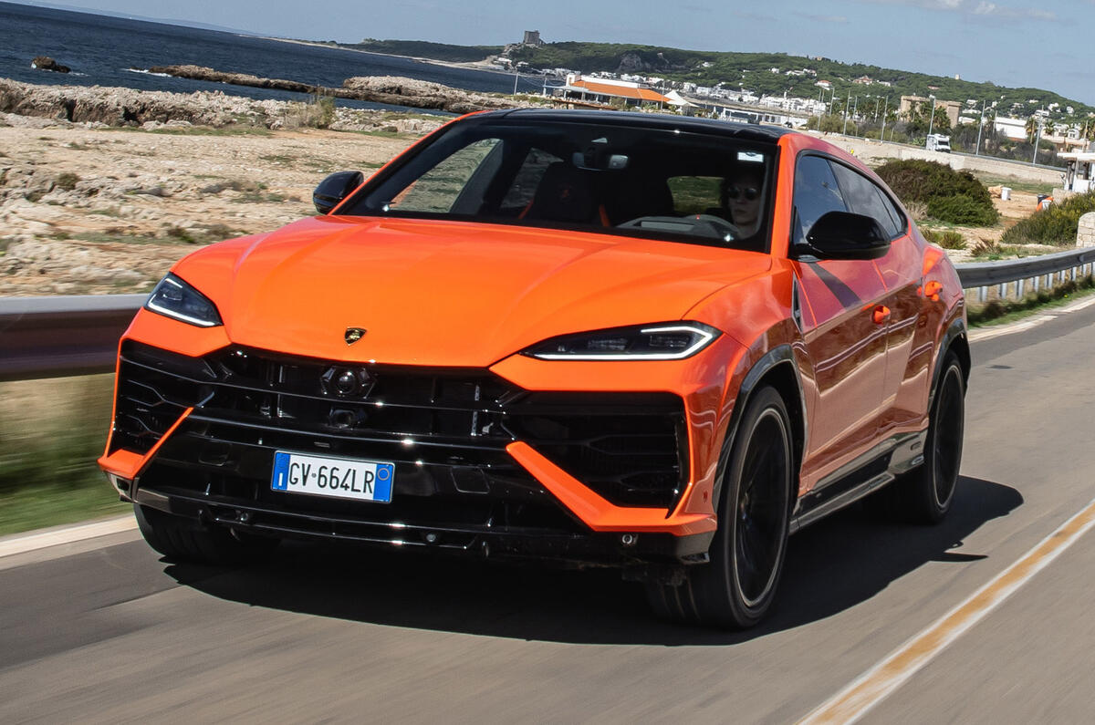 01 Lamborghini Urus SE IV 2024 compte-rendu conduite en tête