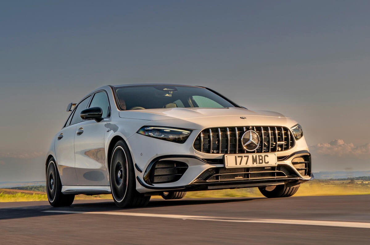 01 Mercedes AMG A45 S RT 2023 plomb conduite avant