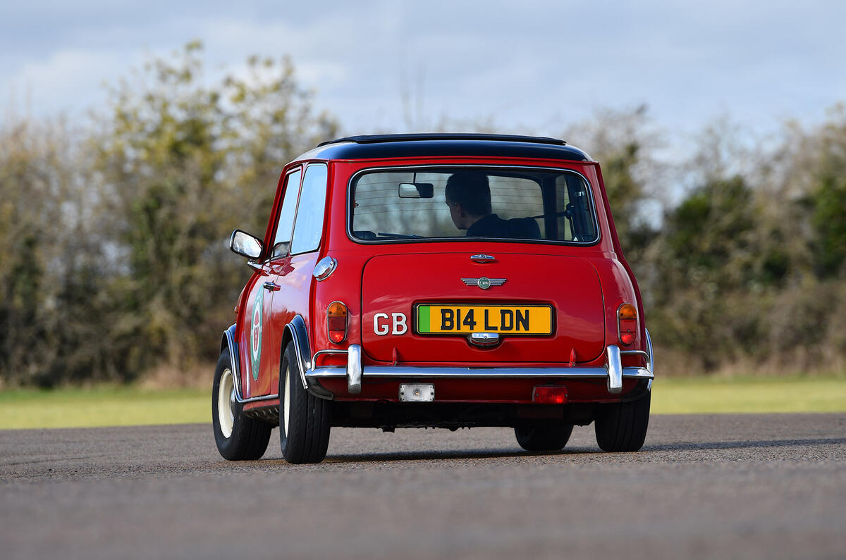 02 Electrogène Mini Cooper électrique 2022 FD coin arrière
