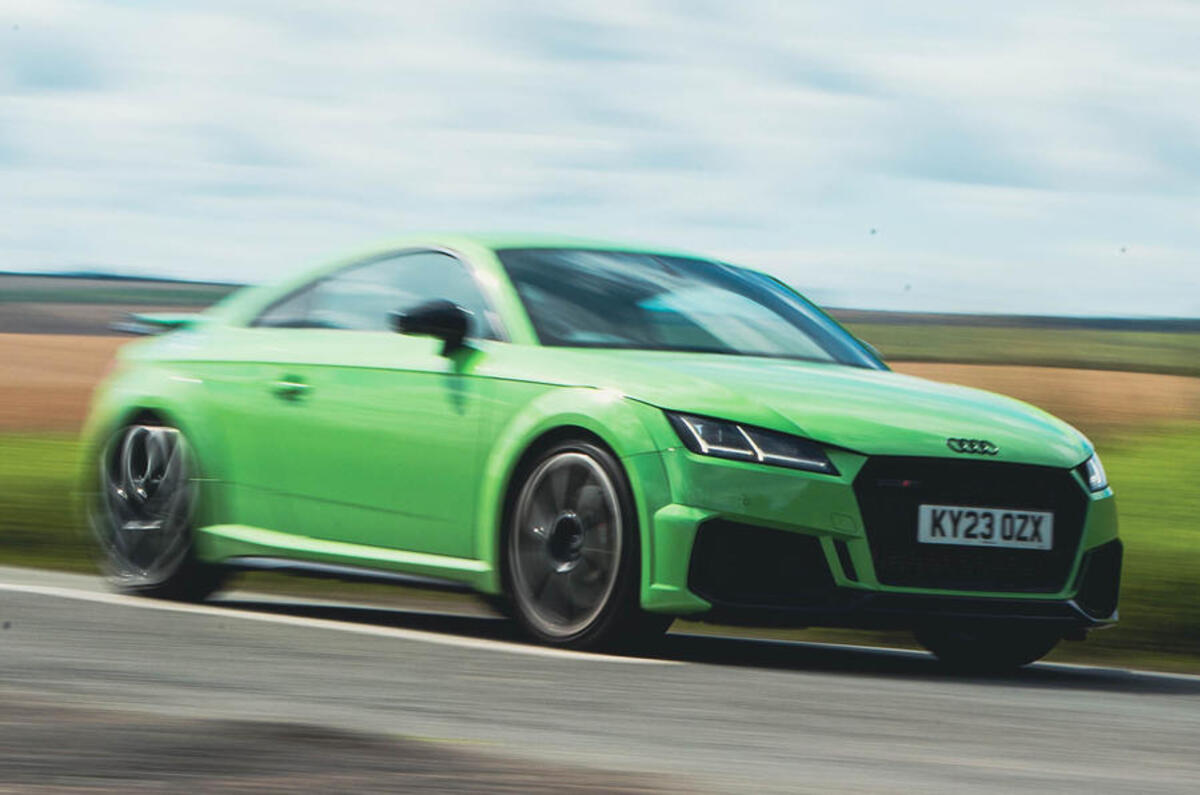 Audi TT RS en virage