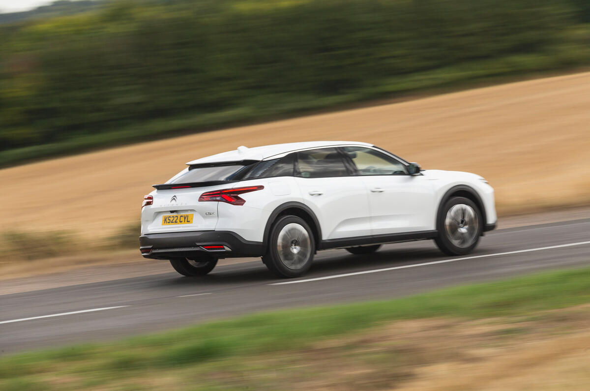 03 Citroen C5 X RT 2022 rear pan