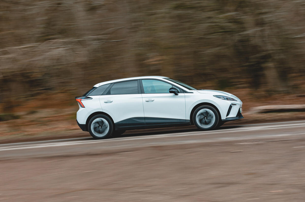 03 MG Motor MG4 EV Long Range RT 2023 side driving