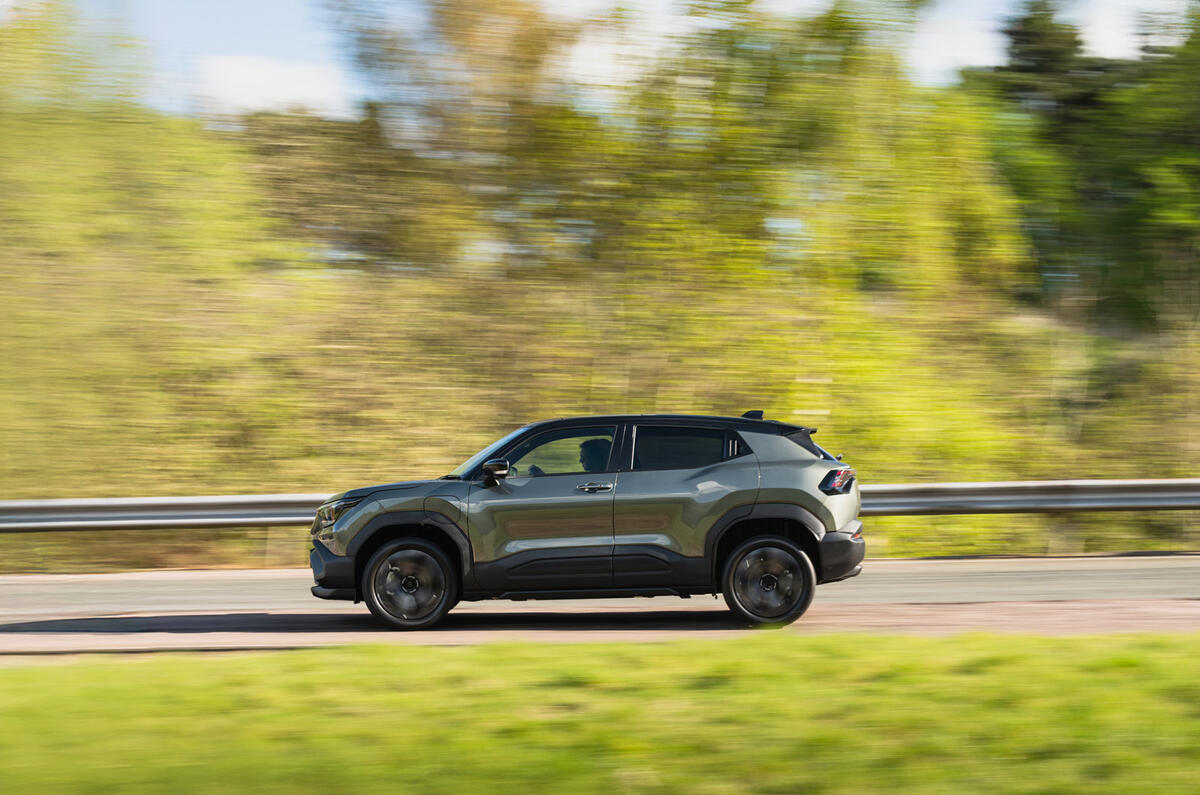 03 Suzuki eVitara 2025 Autocar avis conduite latérale