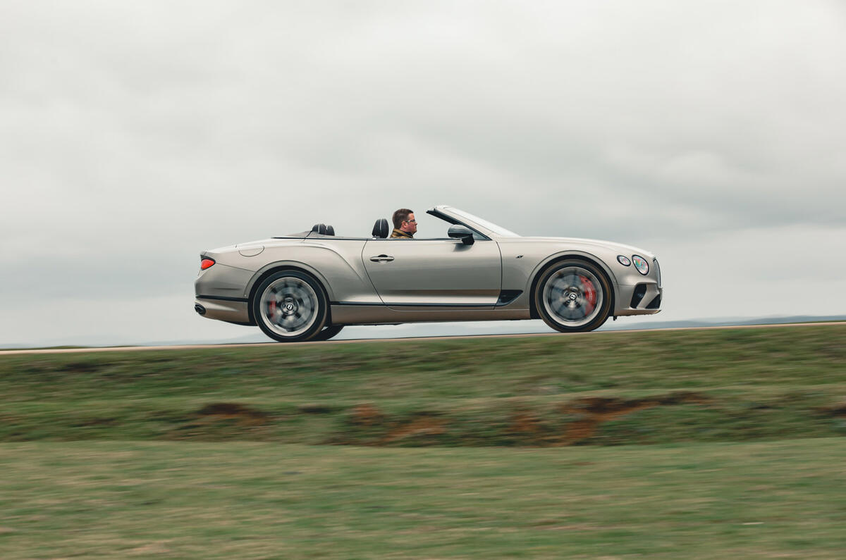 04 Bentley Continental GTC cabriolet RT 2023 conduite latérale toit baissé