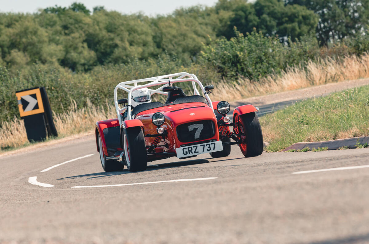 04 Caterham Seven 420 Cup RT 2022 coin avant