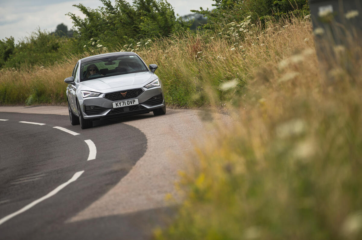04 Cupra Leon 245 Hatchback RT 2022 front corner