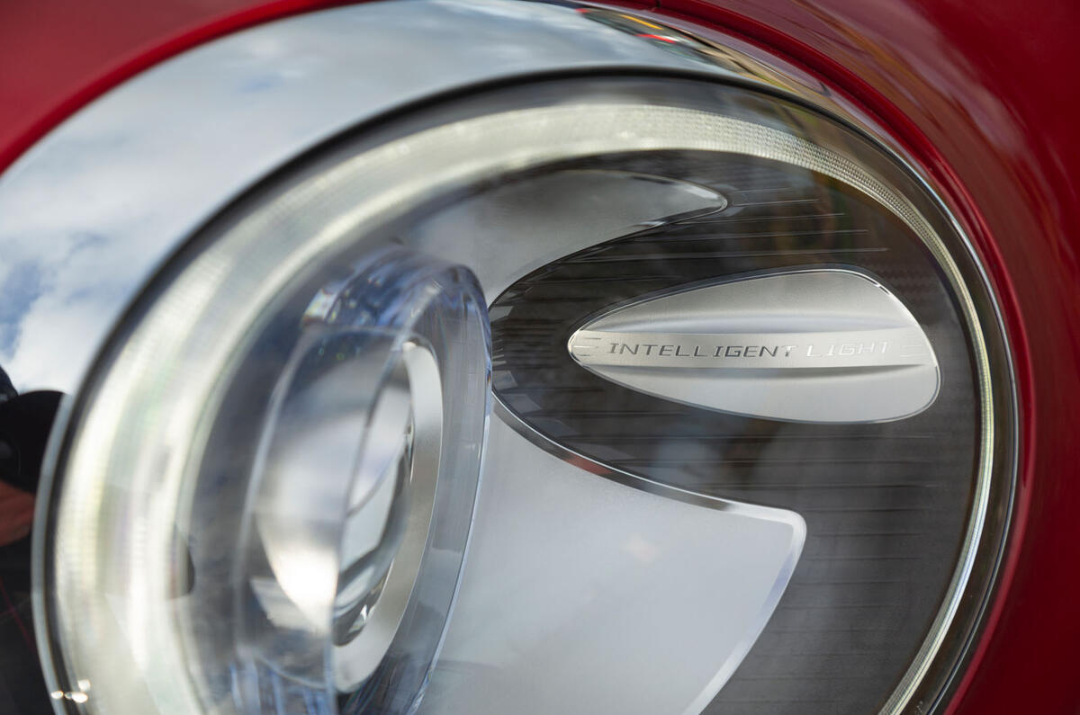 04 GWM ORA Funky Cat RT 2023 headlight