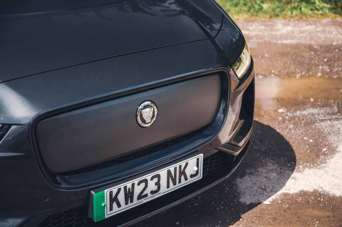 04 Jaguar i Pace Sport 400 RT 2023 facelift not a grille