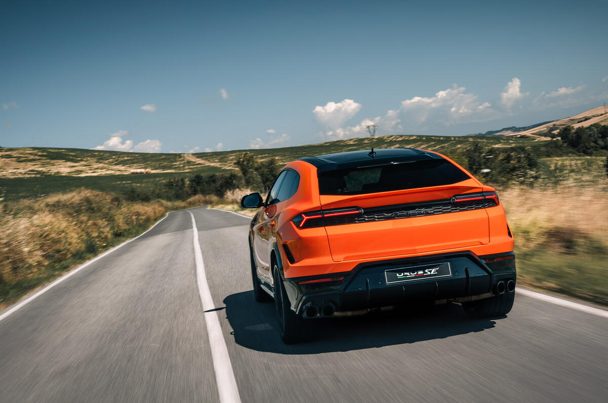 04 Lamborghini Urus SE 2024 compte-rendu conduite arrière