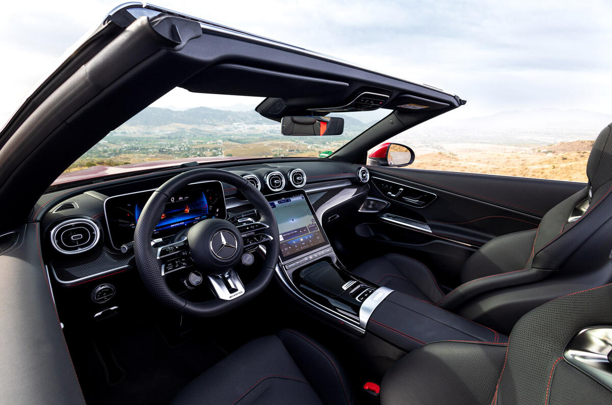 04 Mercedes AMG CLE 53 Cabriolet 2024 review interior.JPG