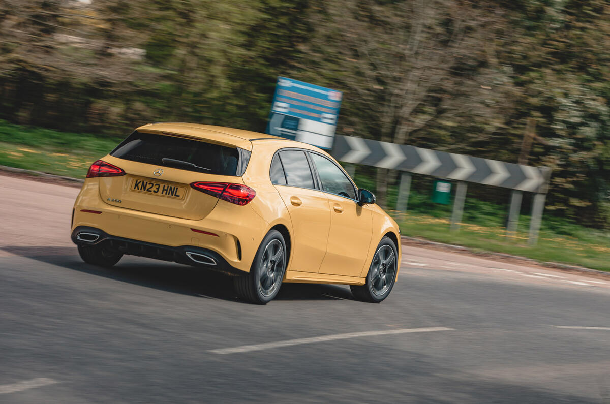 04 Mercedes Benz A Class RT 2023 virage arrière